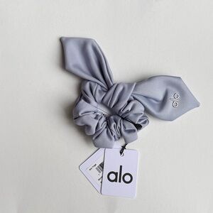 ALO Airlift Rhythm Scrunchie / Winter Frost / NWT